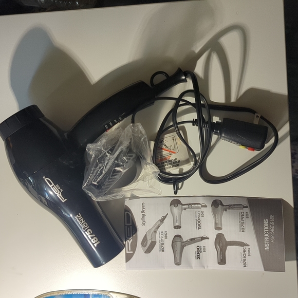 Ceramic Ionic Blowdryer - Picture 2 of 5